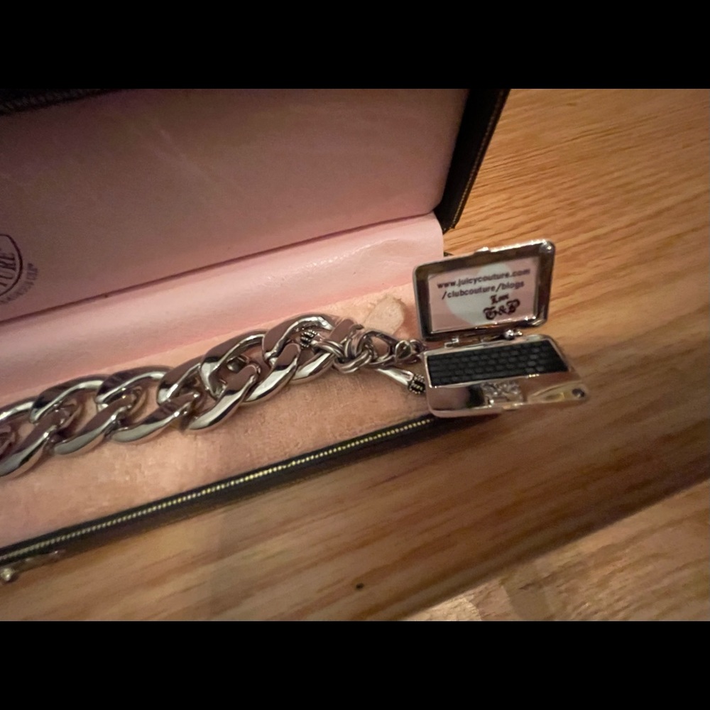 🌸Juicy Couture Silver Tone Bracelet w/ JC Laptop & BFF Broken Heart 💔 💻 - Picture 10 of 15